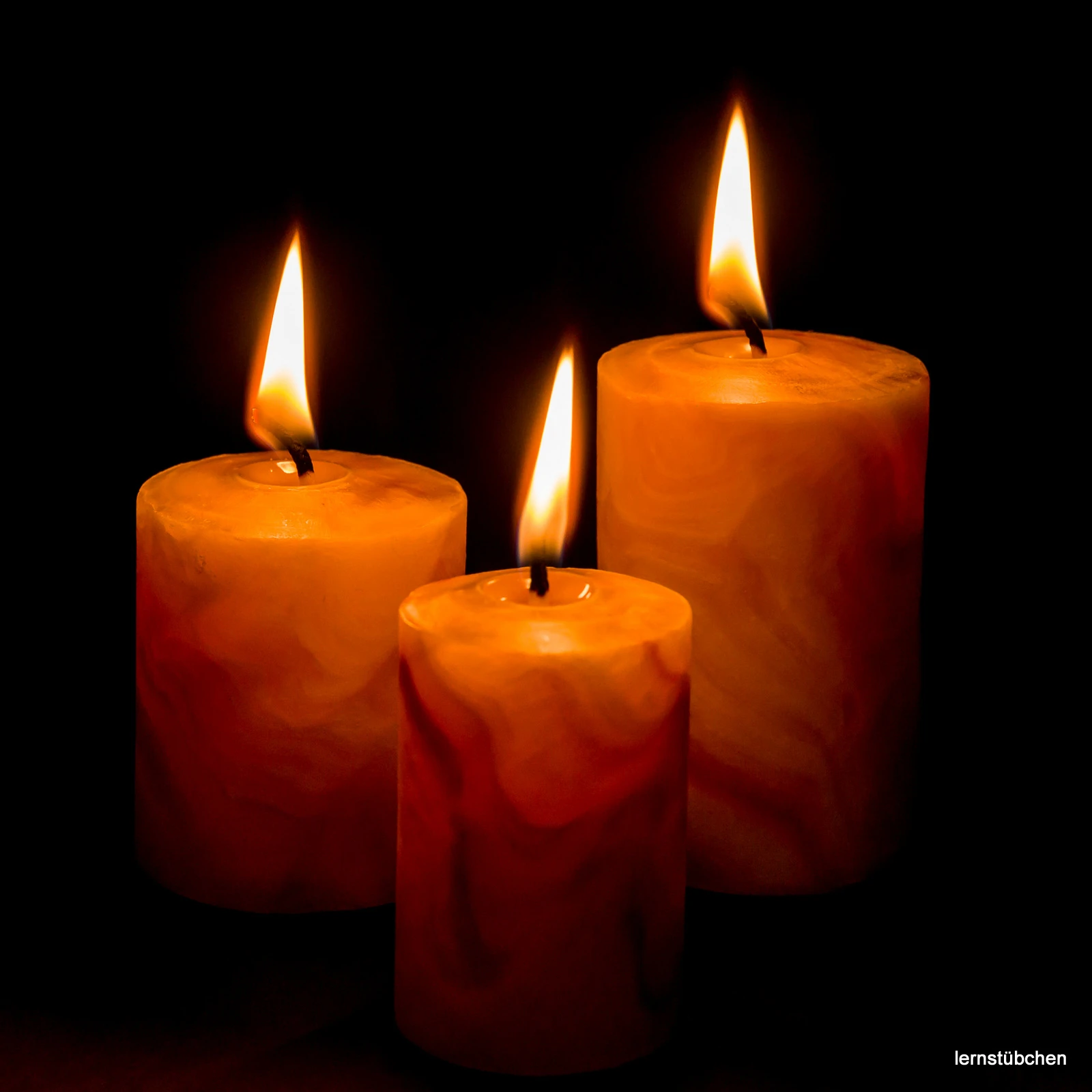 3. Advent.jpeg